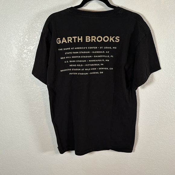 Garth Brooks Stadium Tour Graphic Concert Tee - Picture 3 of 5